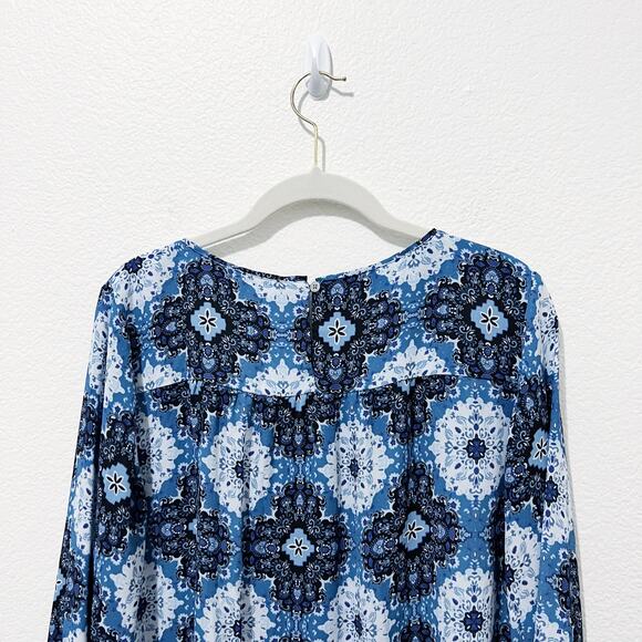 [LOFT] Blue Paisley Medallion Pintucked Long Sleeve Tie Cuff Blouse Sz Medium M - Picture 8 of 12
